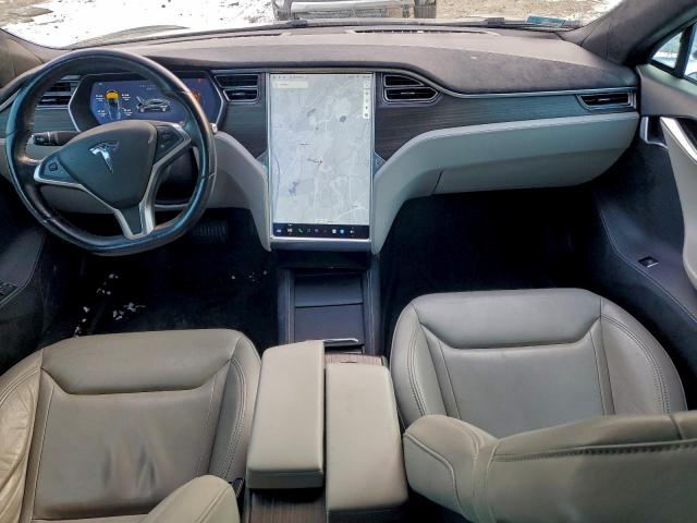 Tesla Model S 85d Image 5