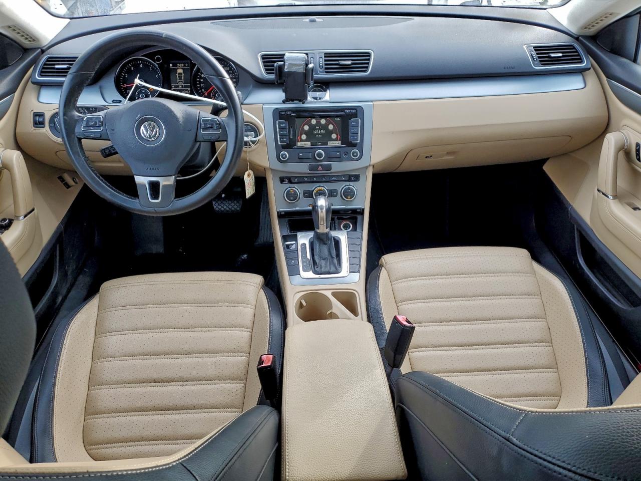 Volkswagen CC Luxury Image 12