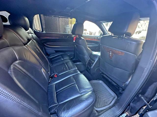 Lincoln MKT Image 5