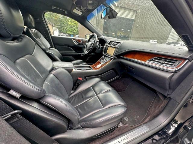 Lincoln Continental Image 9