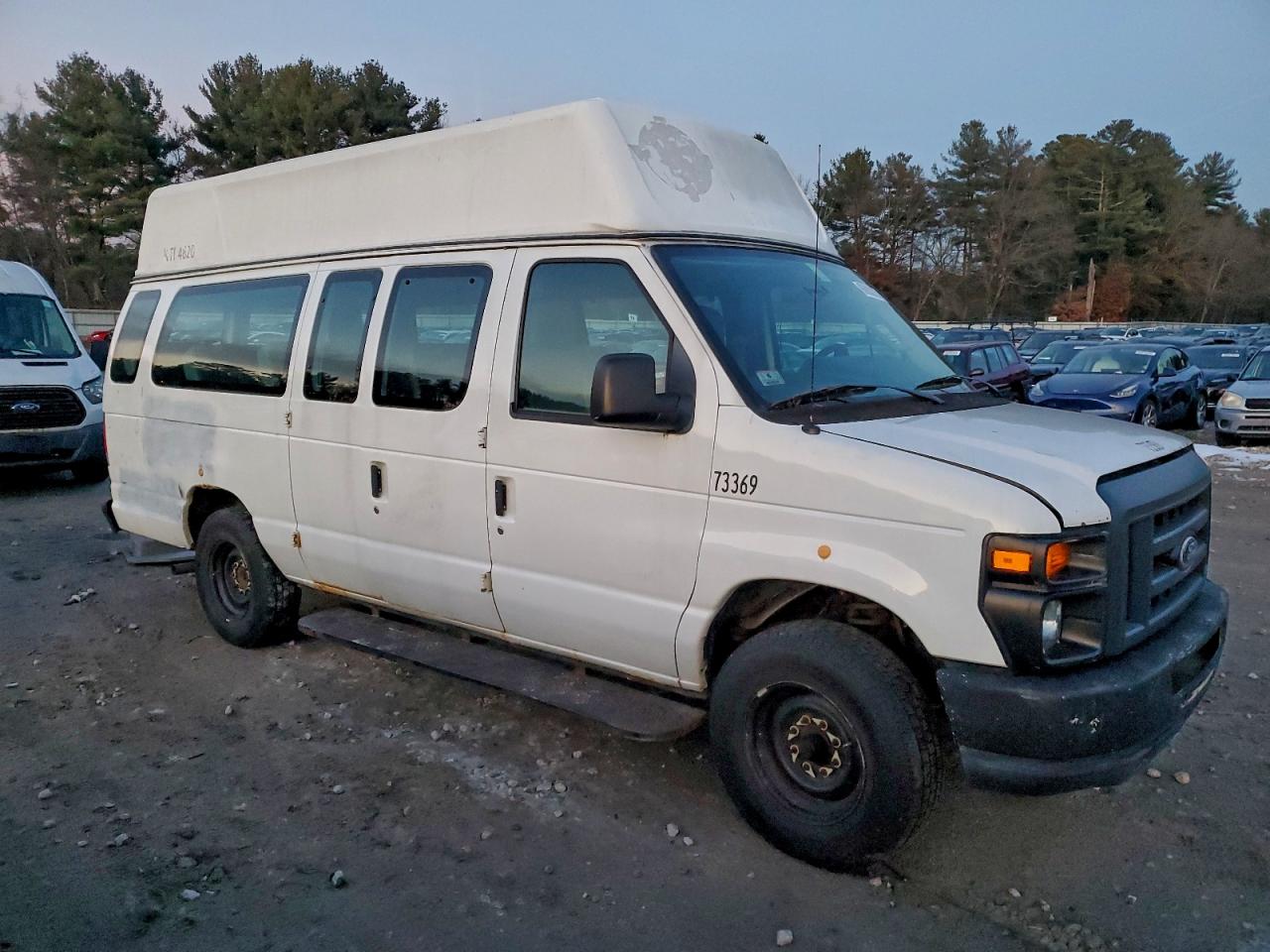 Ford Econoline E150 Van Image 1