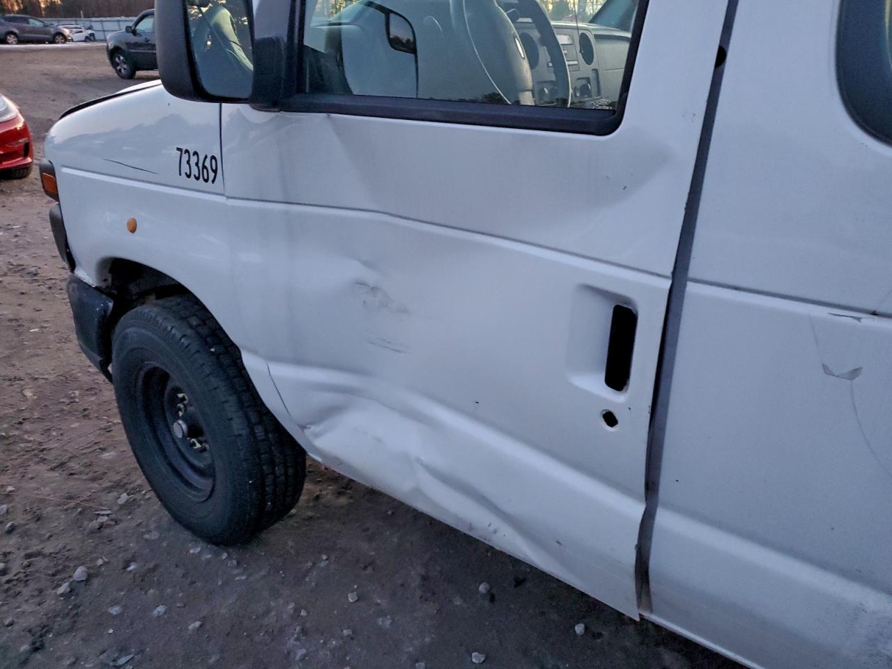 Ford Econoline E150 Van Image 9