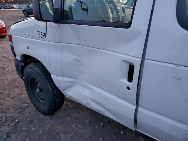 Ford Econoline E150 Van Image 9