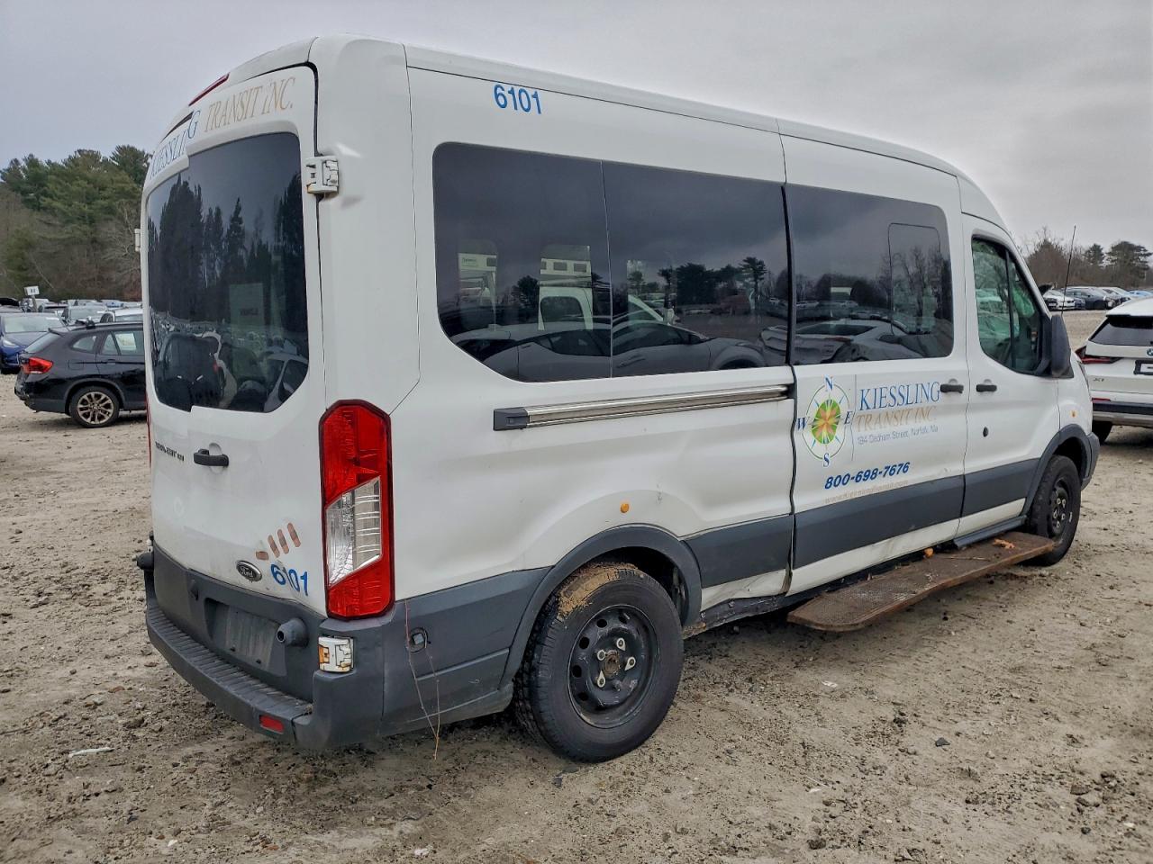 Ford Transit T-150 Image 4