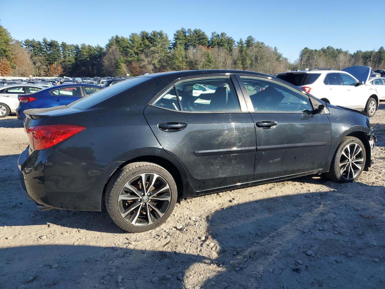 Toyota Corolla L Image 3