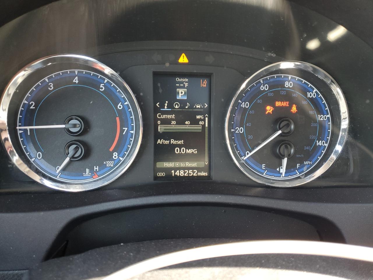 Toyota Corolla L Image 9