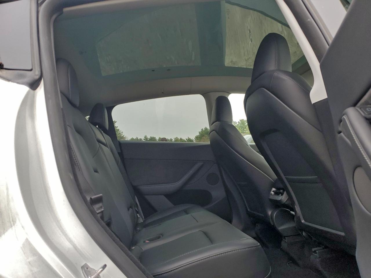 Tesla Model Y Image 3