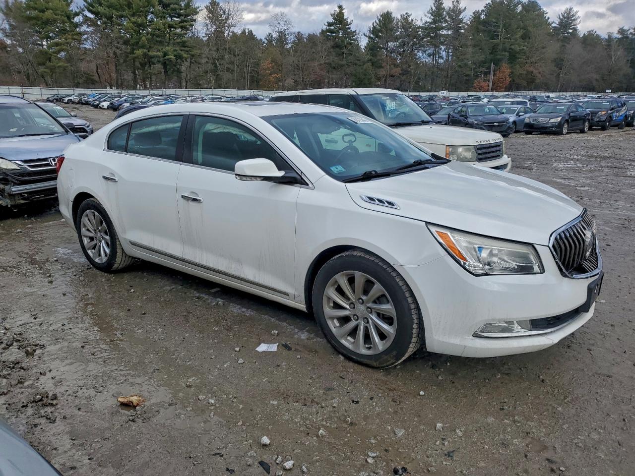 Buick LaCrosse Image 6