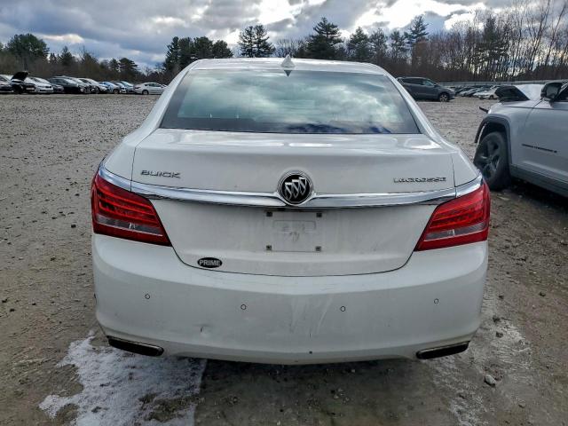 Buick LaCrosse Image 4