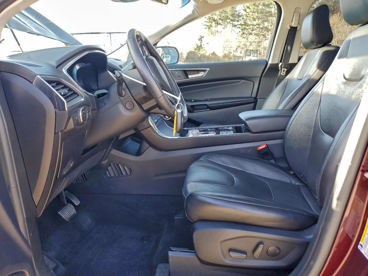 Ford Edge Titanium Image 9