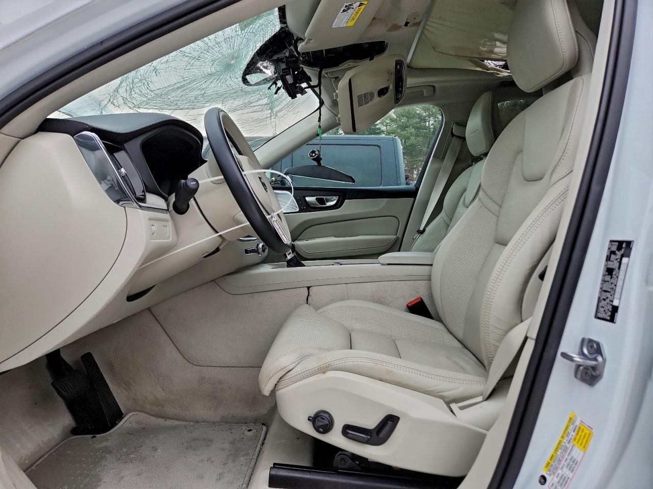 Volvo XC60 T6 Inscription Image 8