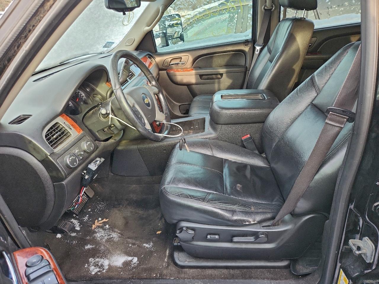 Chevrolet Suburban K1500 Lt Image 13