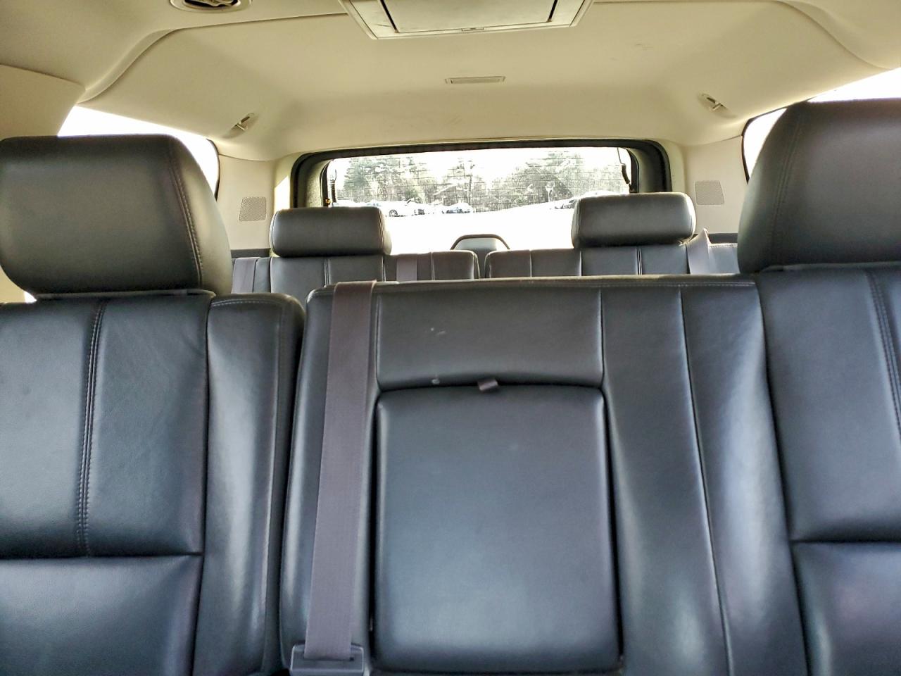 Chevrolet Suburban K1500 Lt Image 4