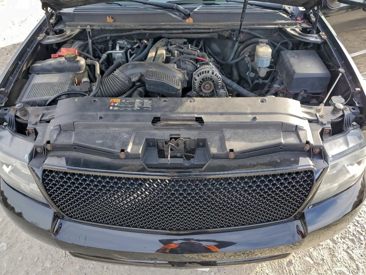 Chevrolet Suburban K1500 Lt Image 9