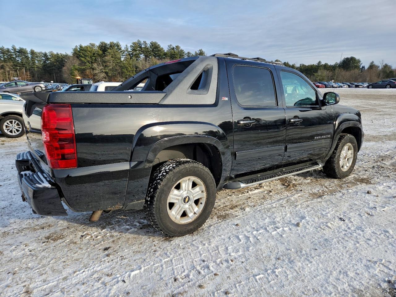 Chevrolet Avalanche Lt Image 2