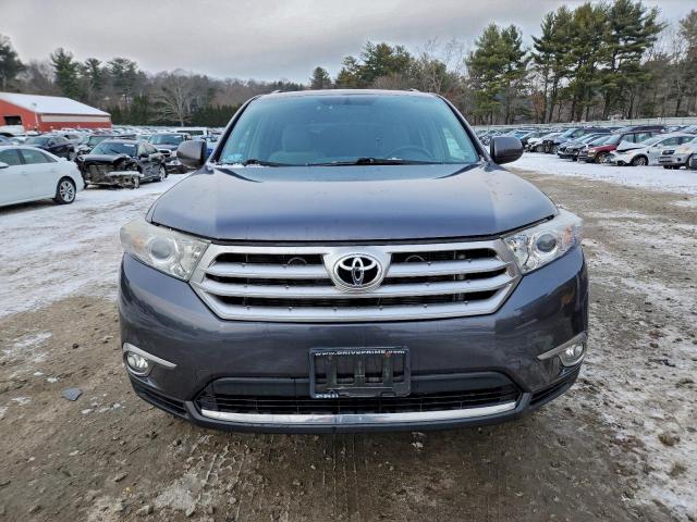 Toyota Highlander Base Image 8