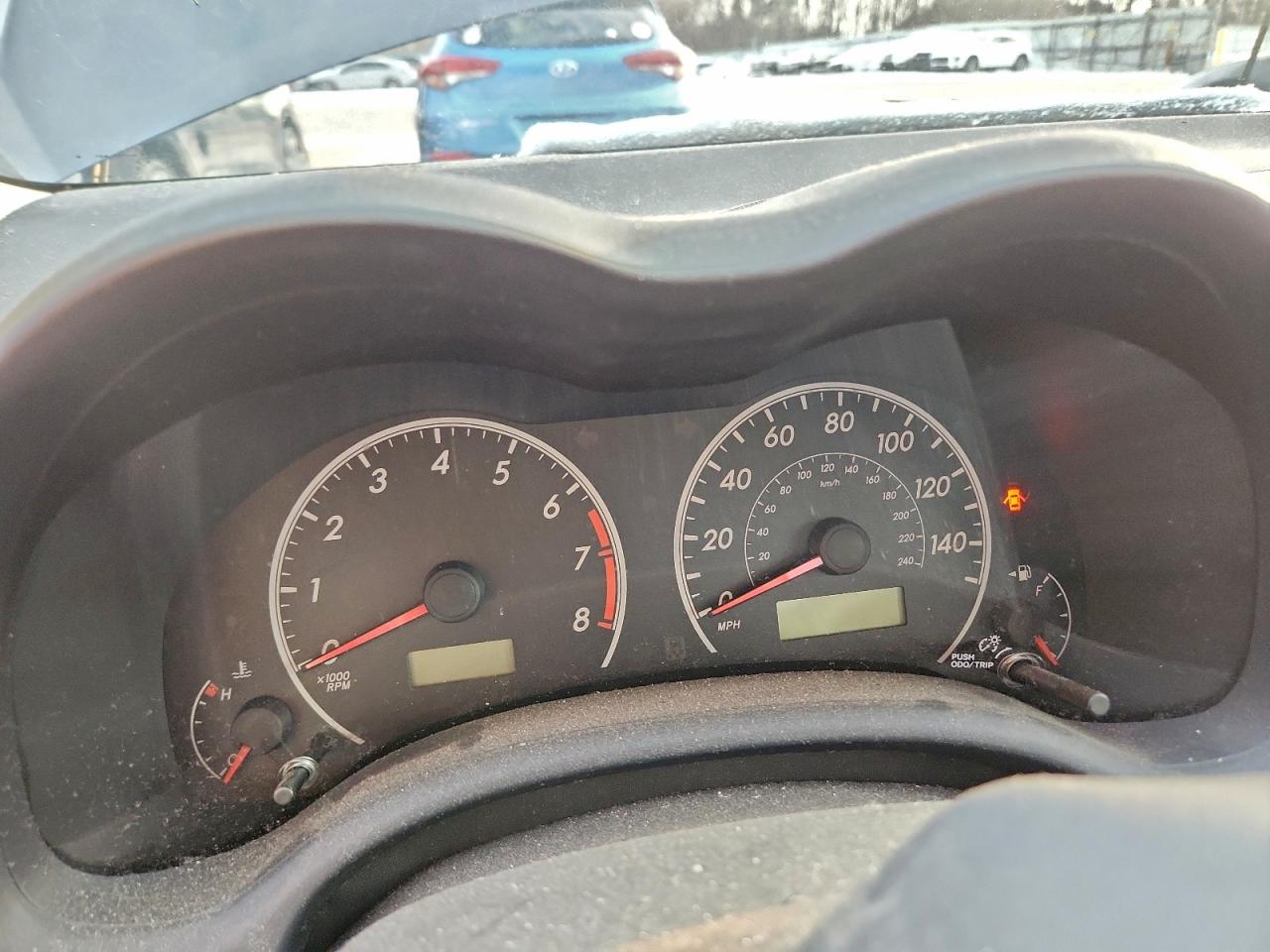 Toyota Corolla Base Image 8