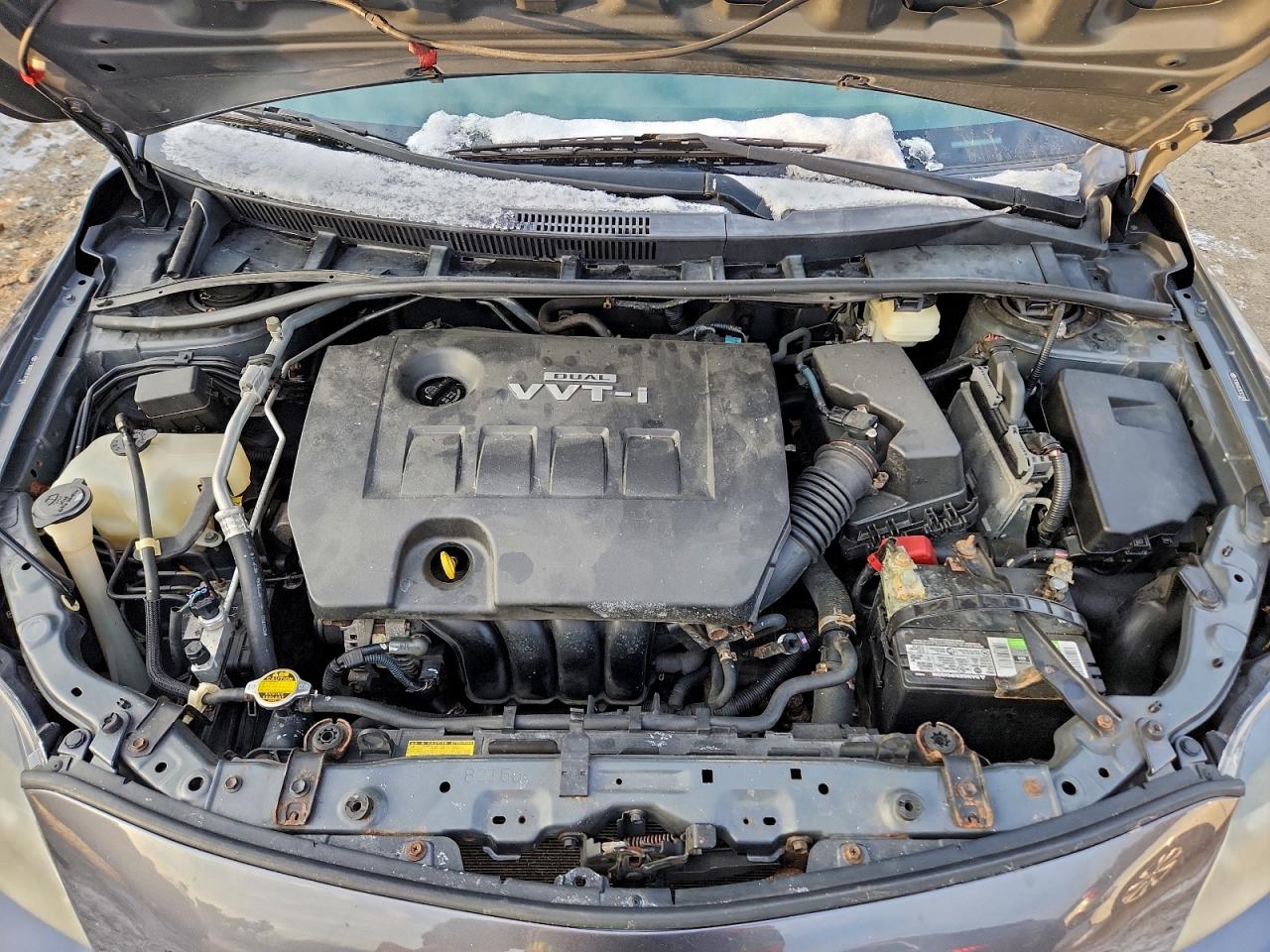 Toyota Corolla Base Image 10