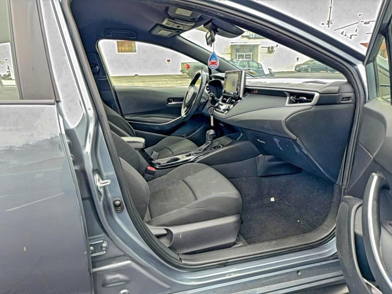 Toyota Corolla Se Image 8