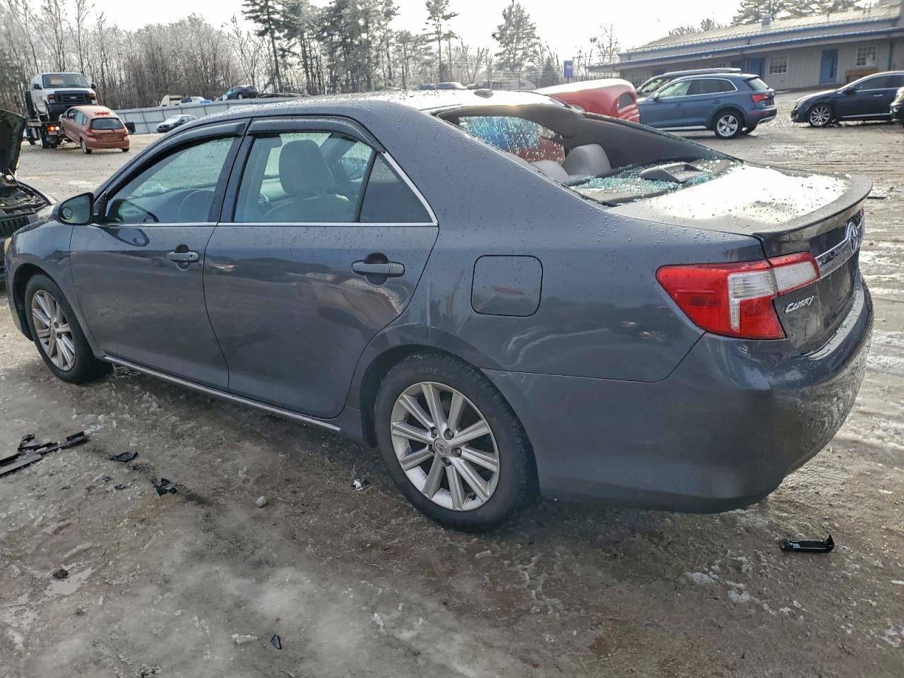Toyota Camry Se Image 2