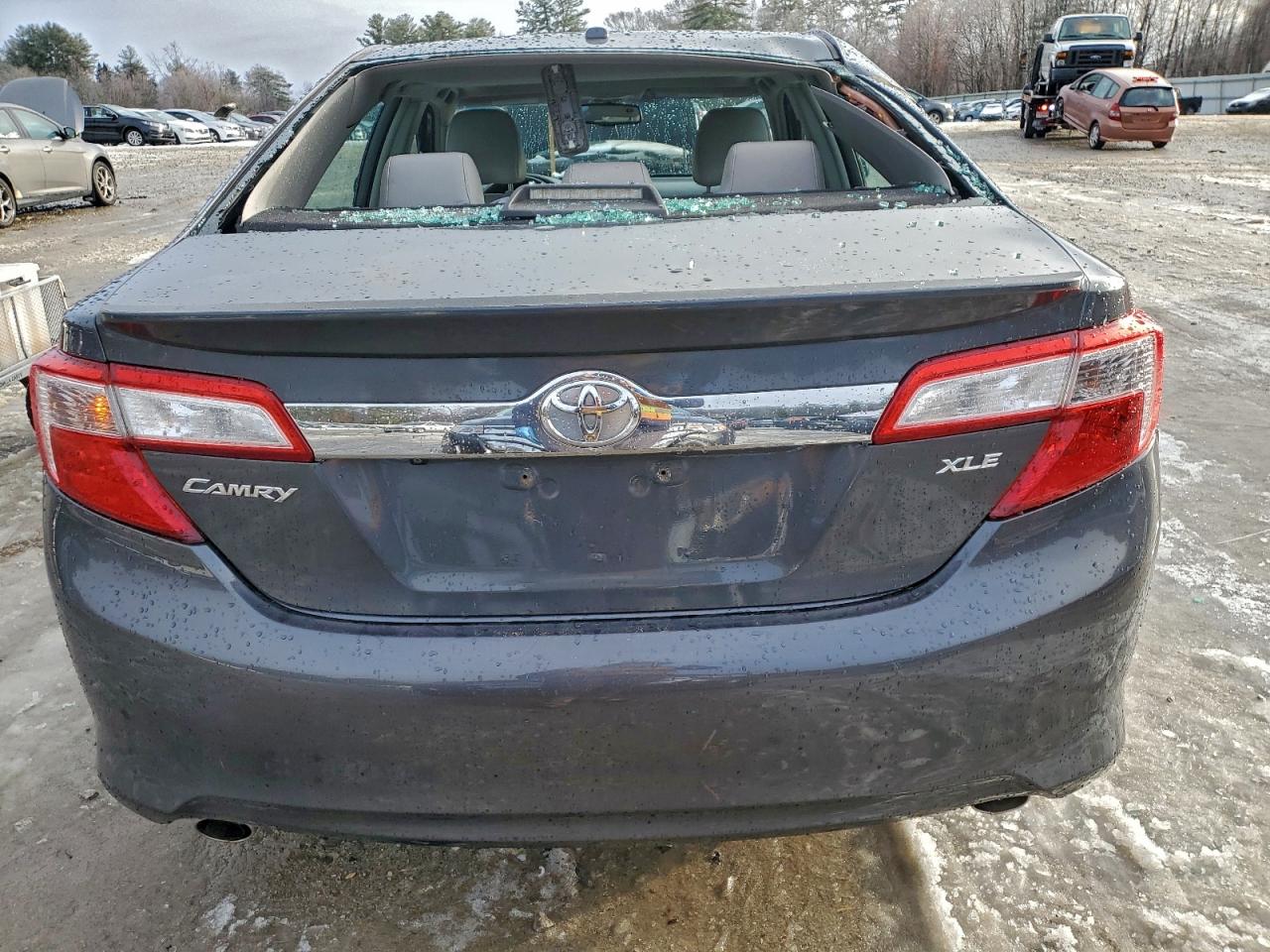 Toyota Camry Se Image 6