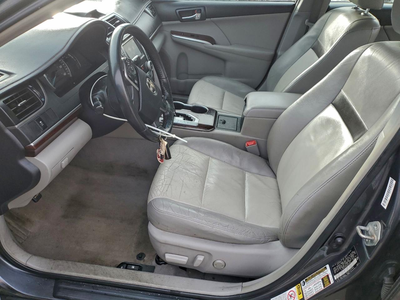 Toyota Camry Se Image 5