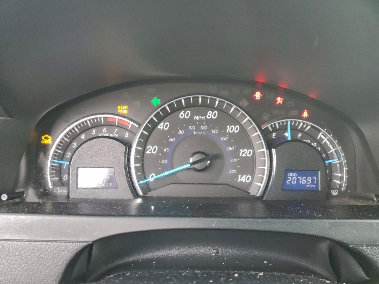 Toyota Camry Se Image 12