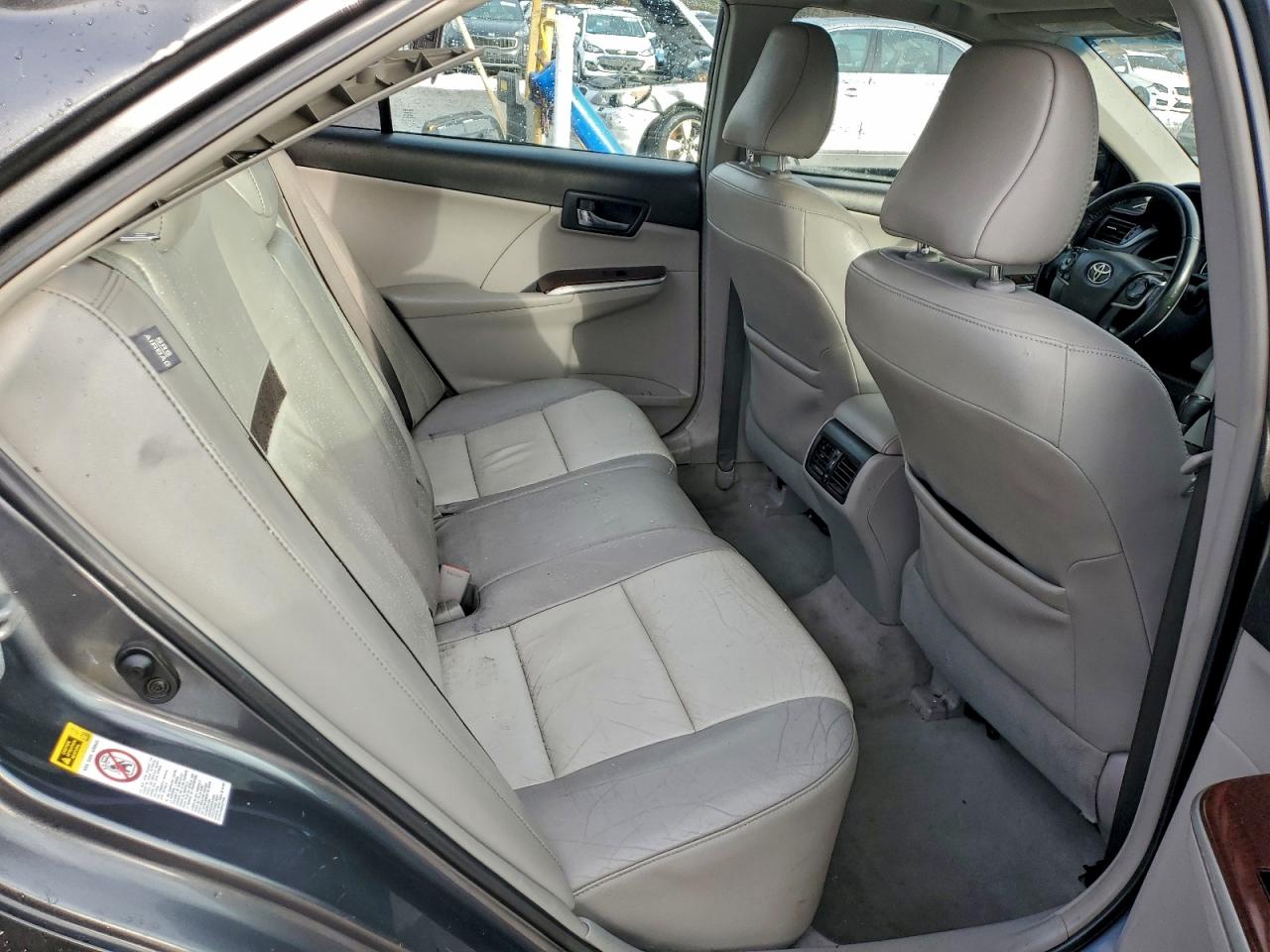 Toyota Camry Se Image 8