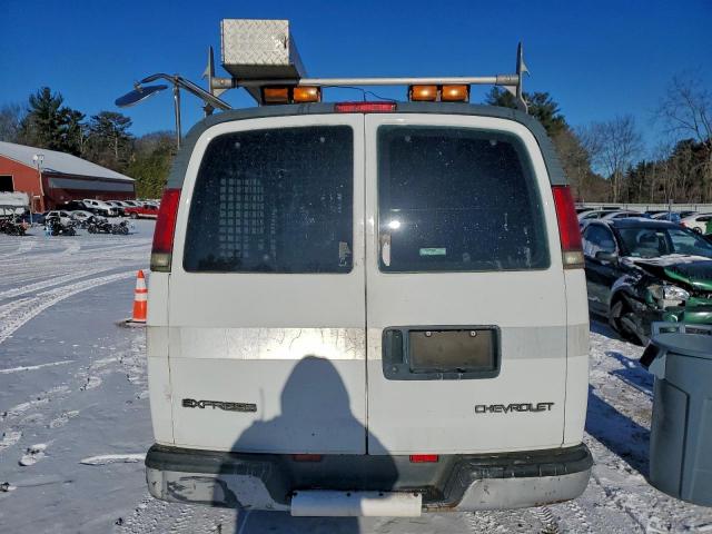 Chev Express Image 12