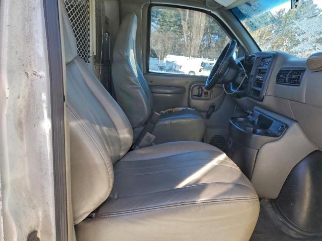 Chev Express Image 9