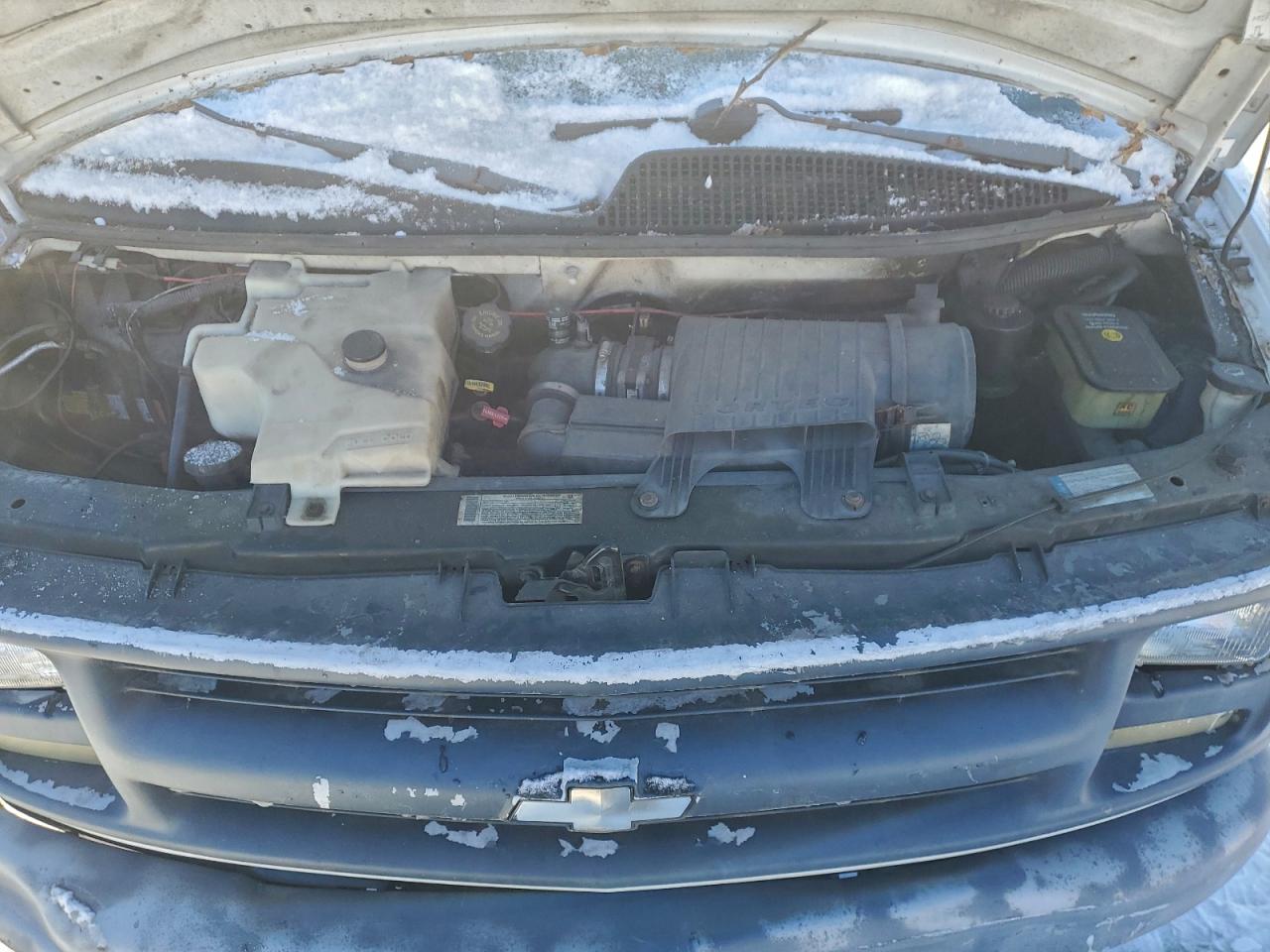 Chev Express Image 8