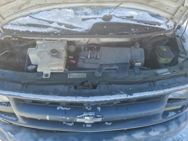 Chev Express Image 8