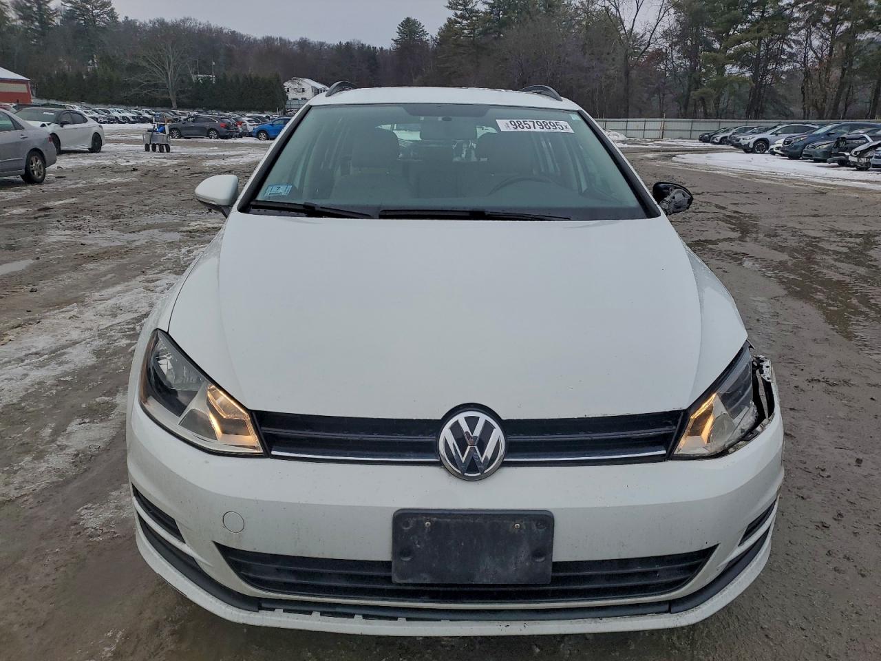 Volkswagen Golf S Image 12