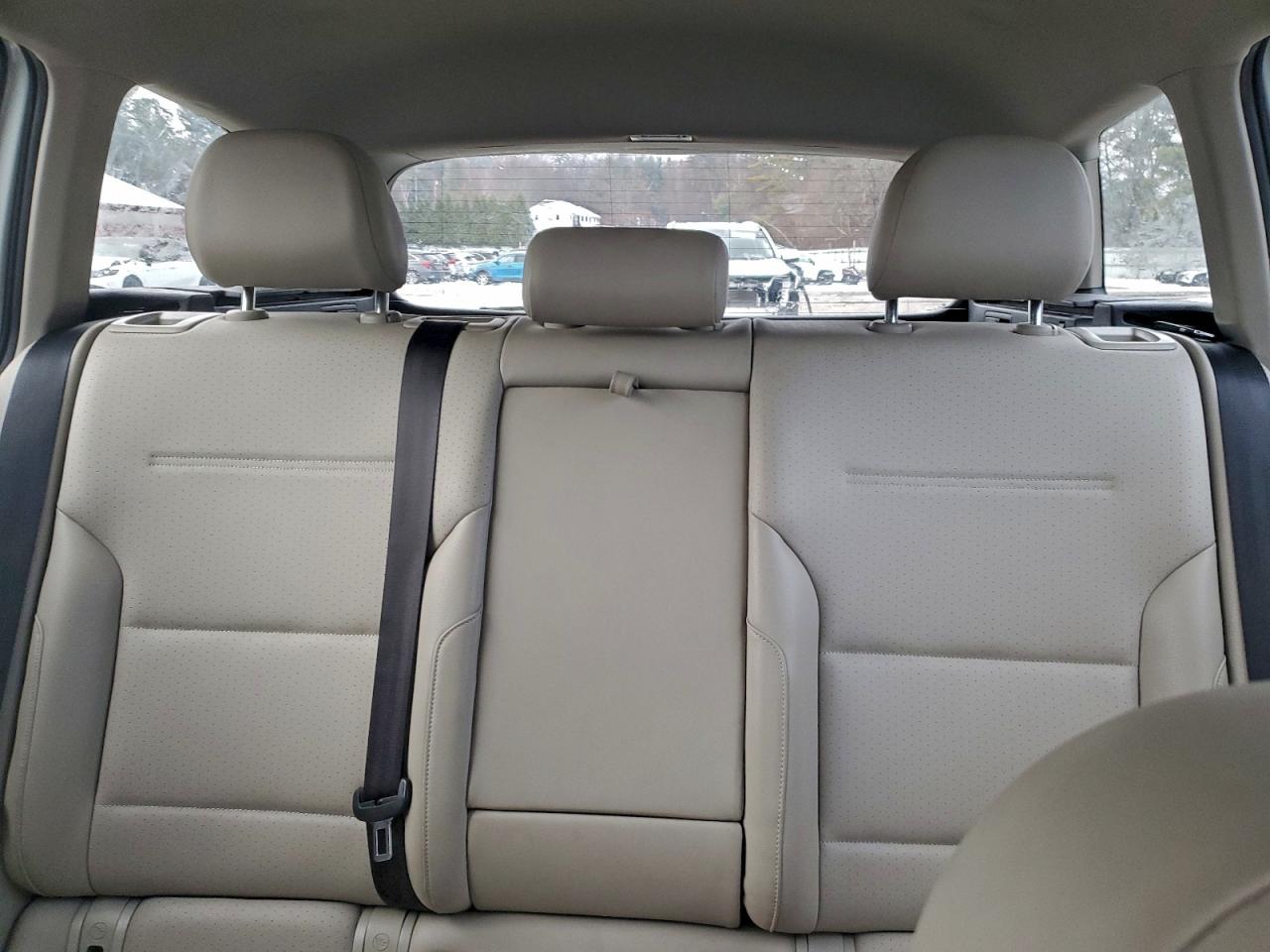 Volkswagen Golf S Image 8