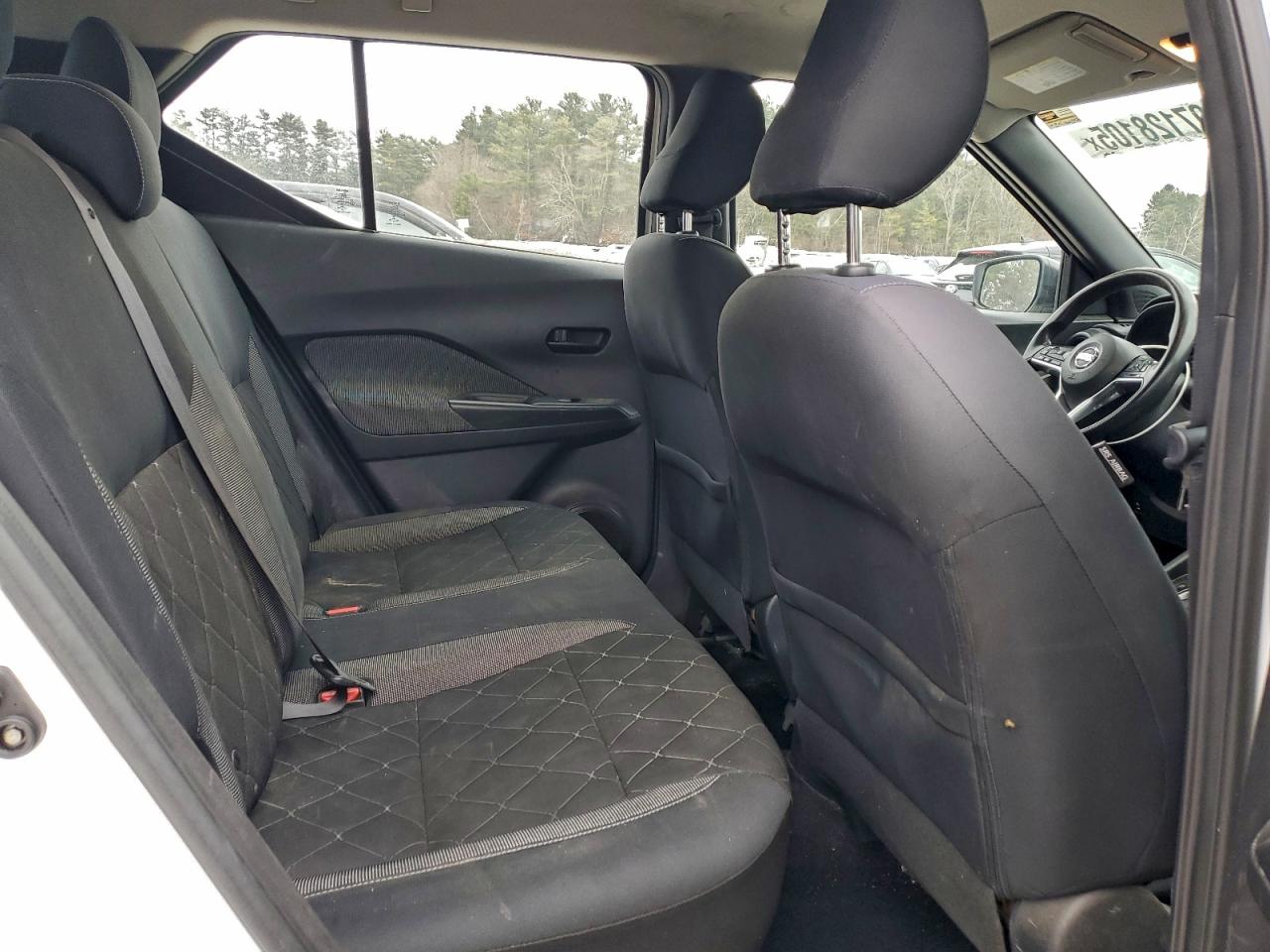 Nissan Kicks S Image 10