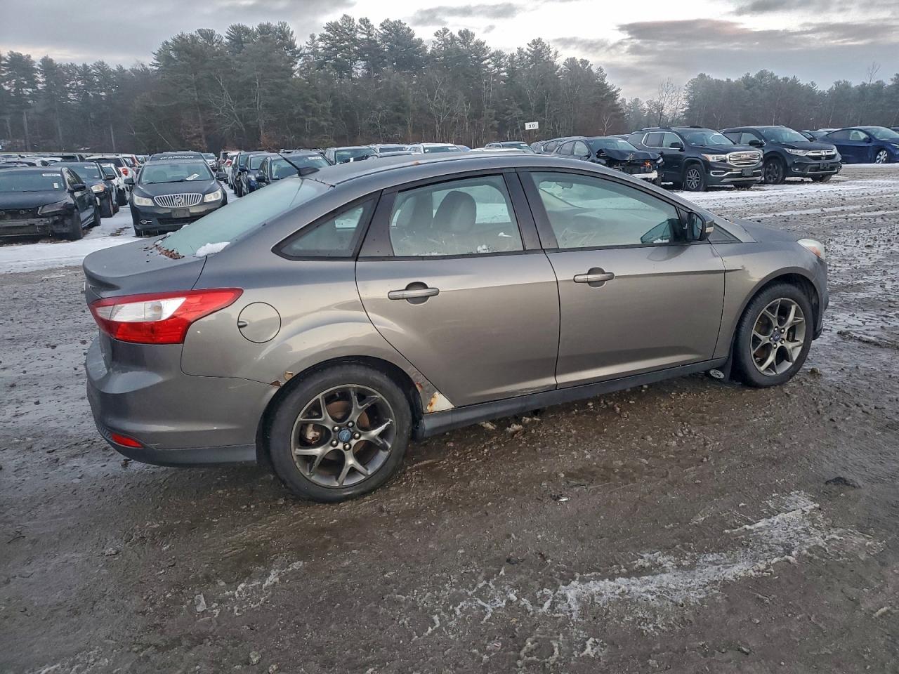 Ford Focus Se Image 12