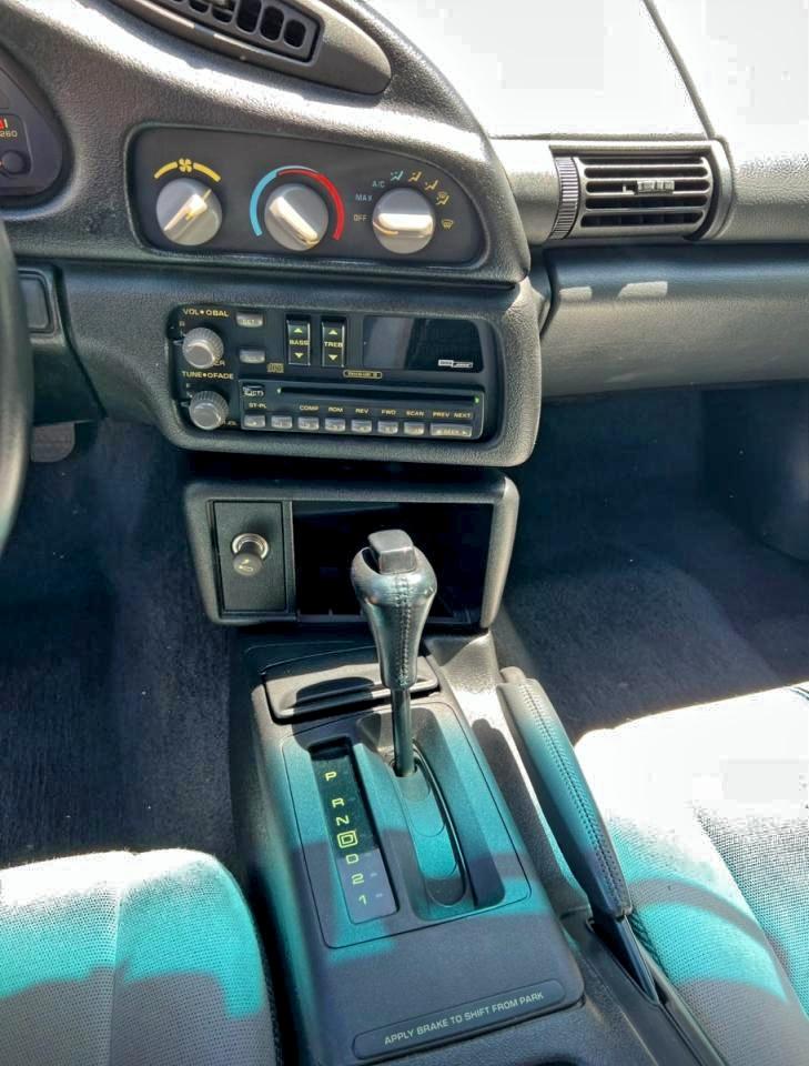 Chevrolet Camaro Z28 Image 8