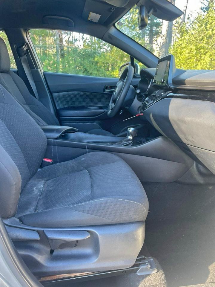 Toyota C-HR Xle Image 4