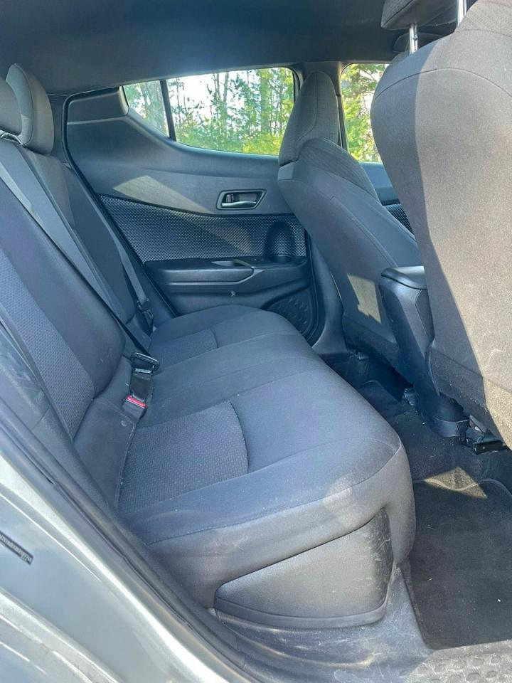 Toyota C-HR Xle Image 2