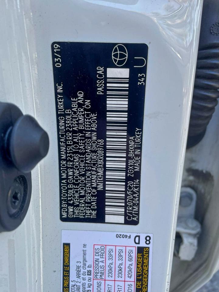 Toyota C-HR Xle Image 3