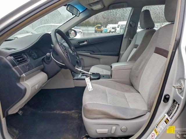 Toyota Camry Base Image 7