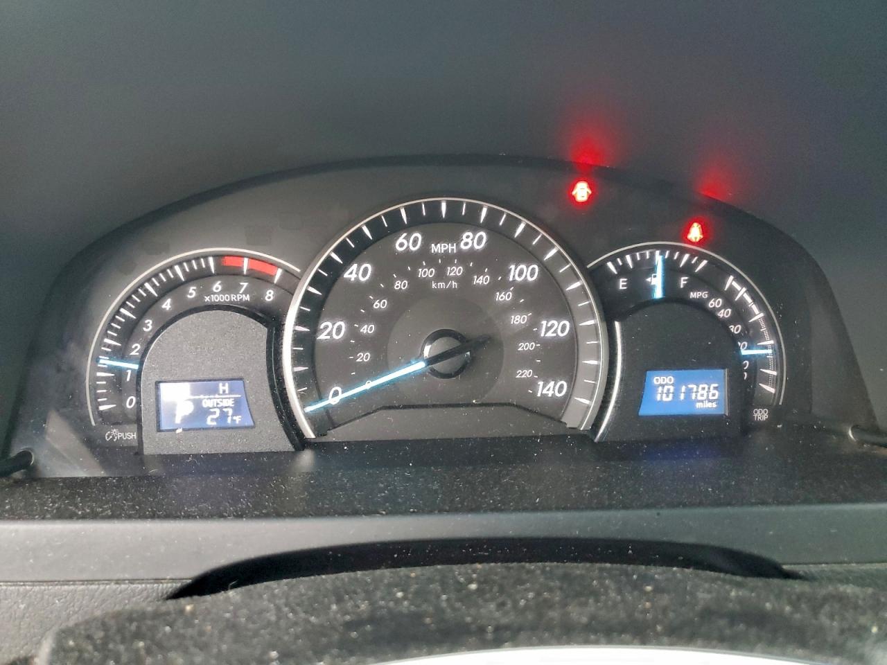 Toyota Camry Base Image 5