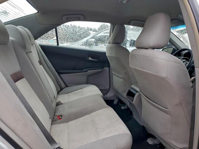 Toyota Camry Base Image 3