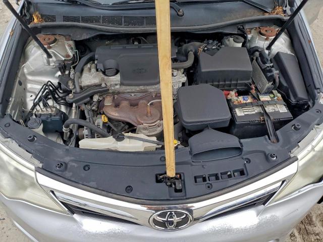 Toyota Camry Base Image 6