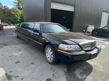  Salvage Lincoln Towncar