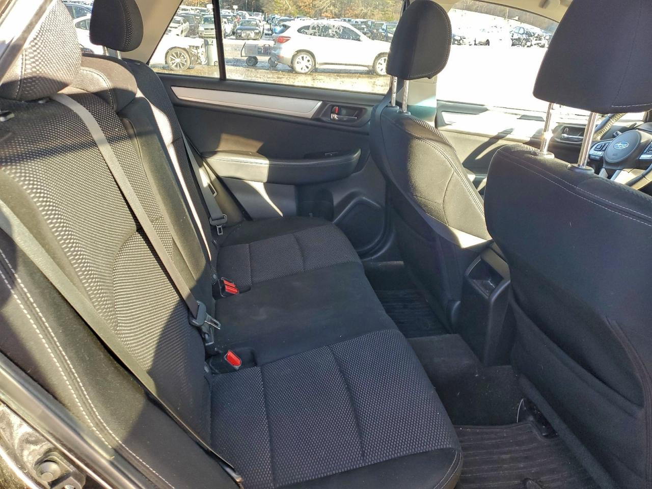 Subaru Outback 2.5i Premium Image 13