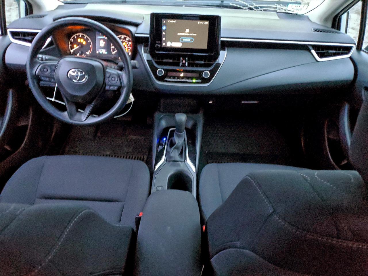 Toyota Corolla Le Image 4