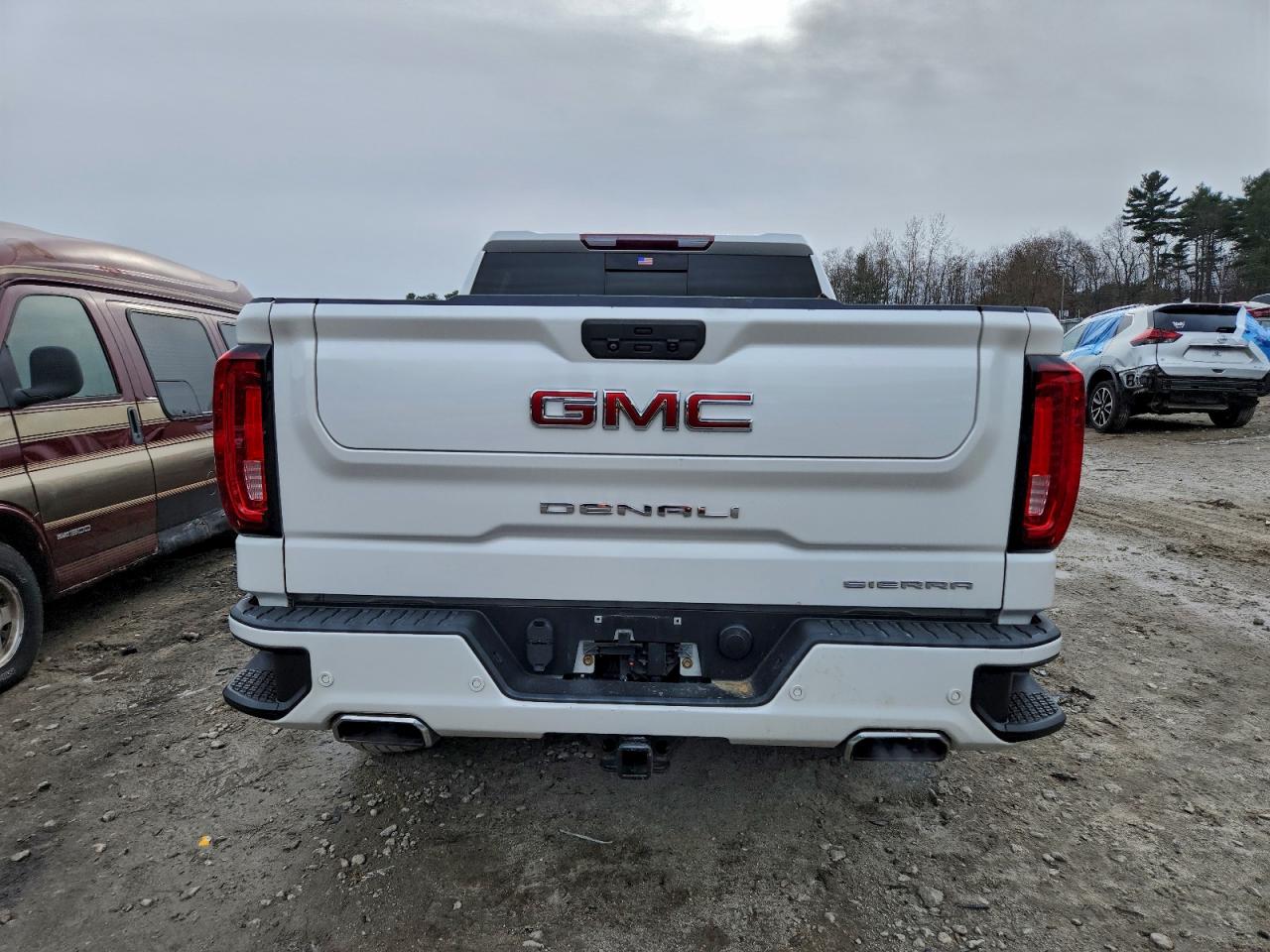 GMC Sierra K1500 Denali Image 7
