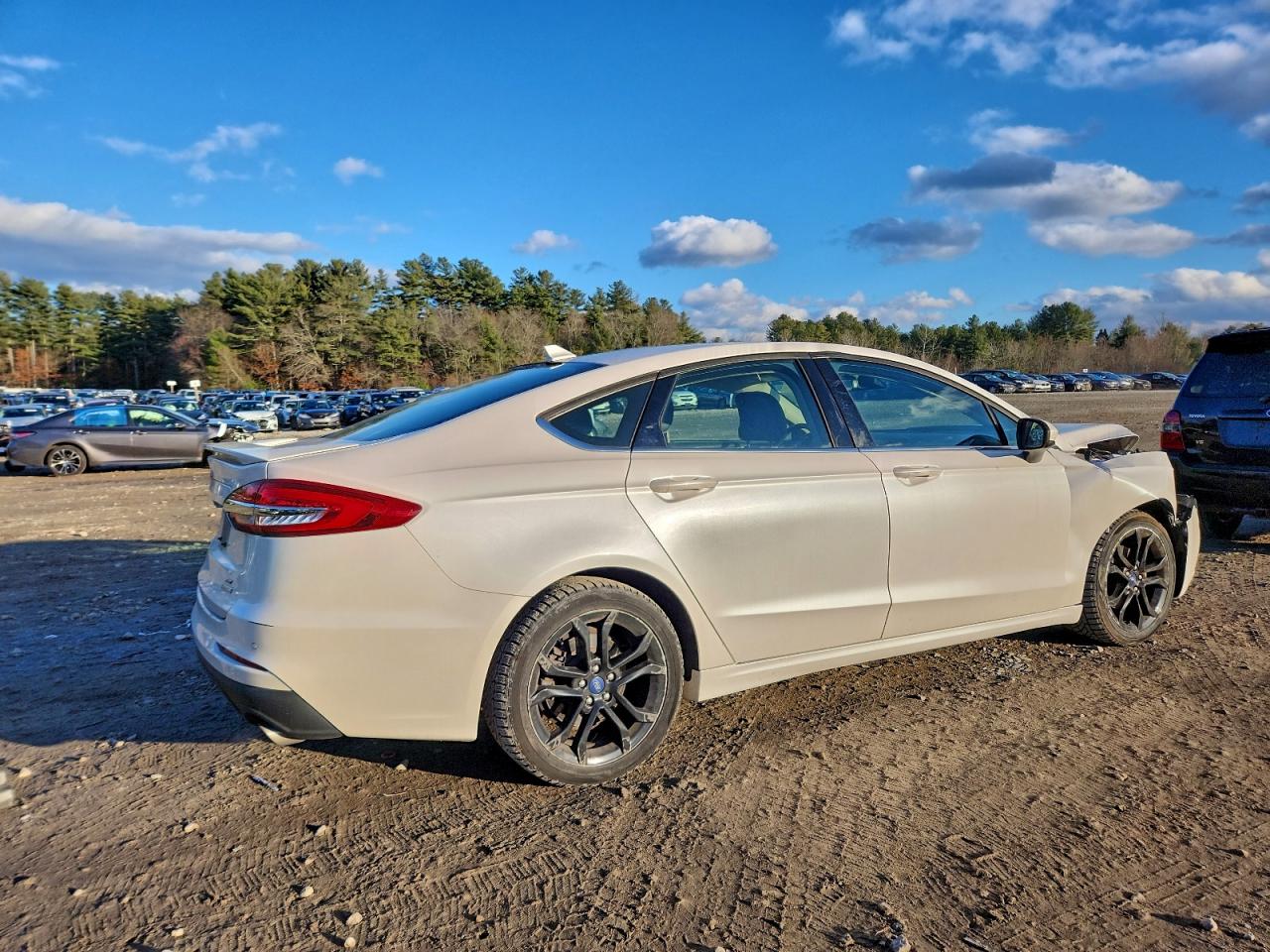 Ford Fusion Se Image 2