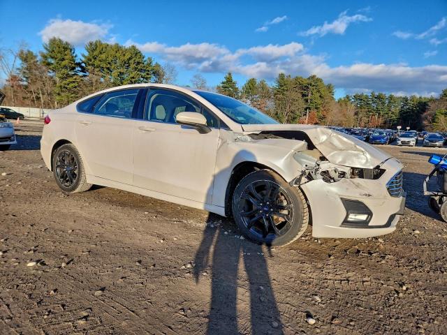 Ford Fusion Se Image 3